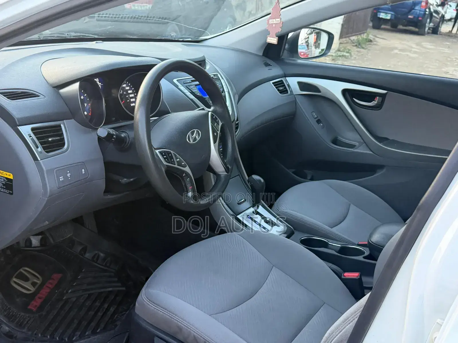 Hyundai Elantra 2012 White