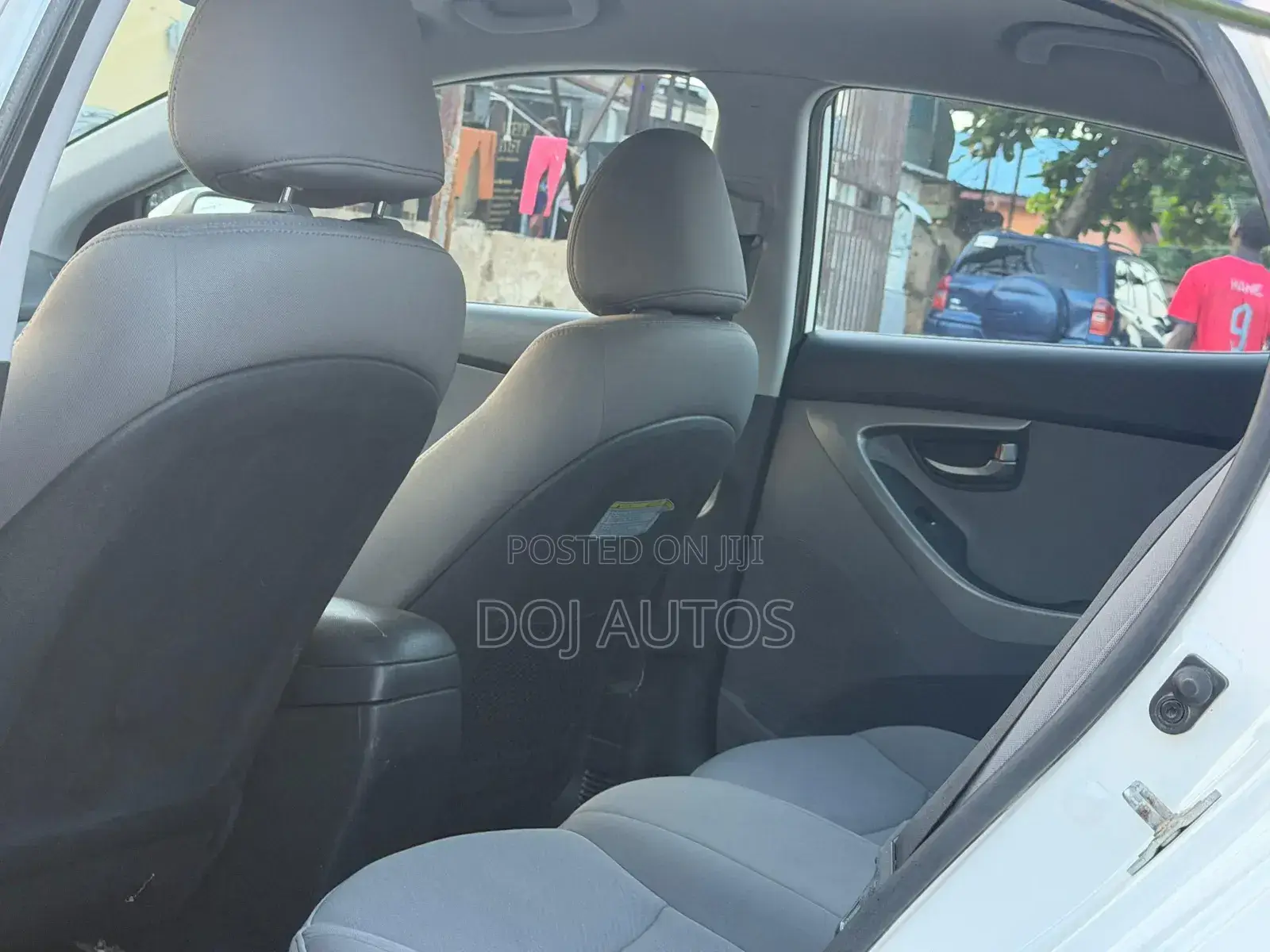 Hyundai Elantra 2012 White