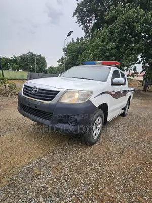 Toyota Hilux 3.0 D-4D 4x4 2014 White