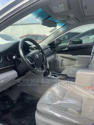 Toyota Camry 2014 Silver
