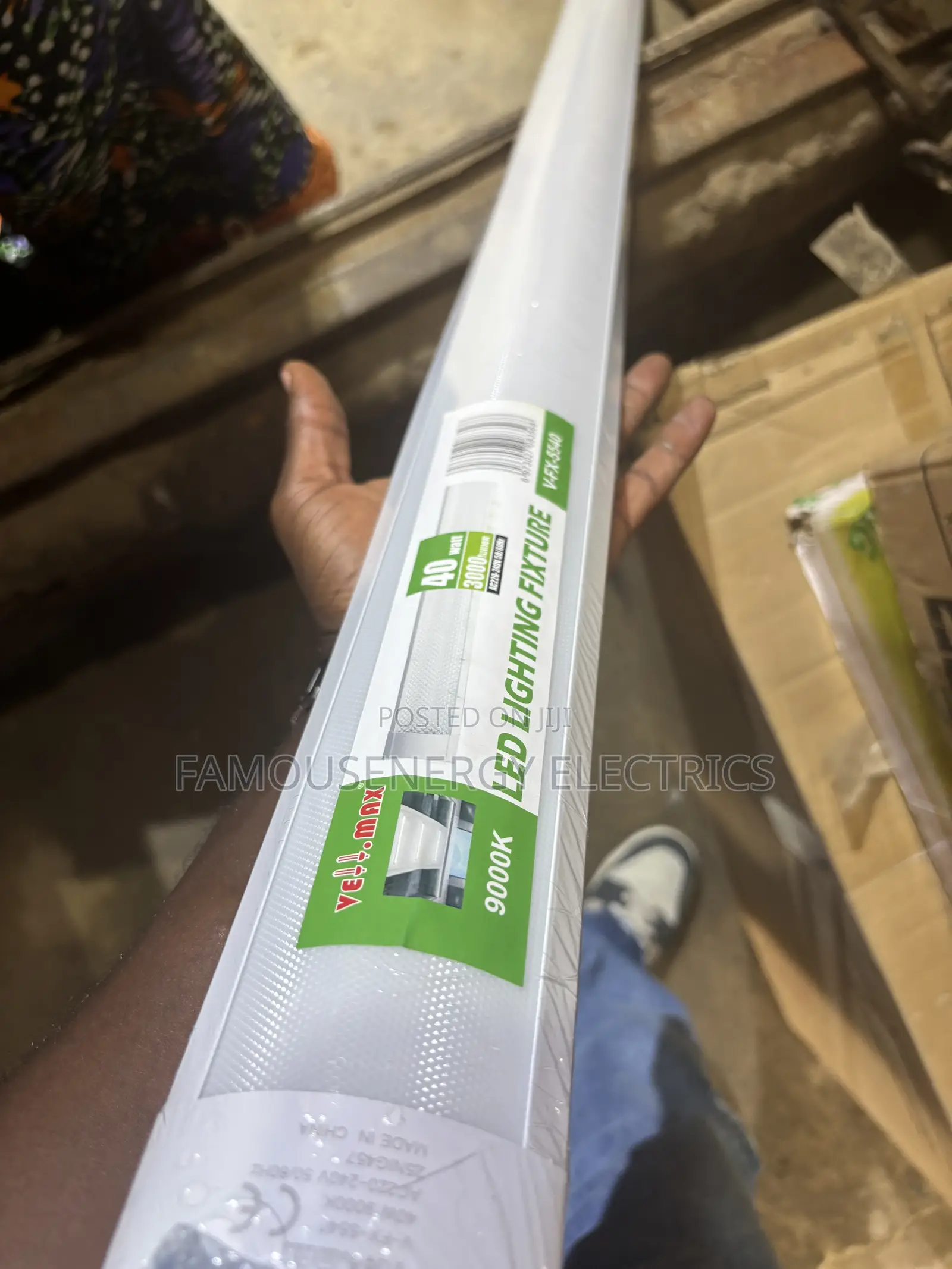 Led Fluorescent Light