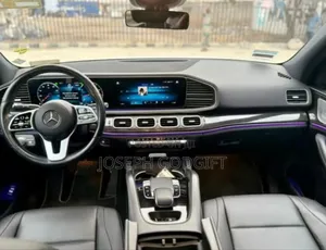 Mercedes-Benz GLE-Class 2022 White