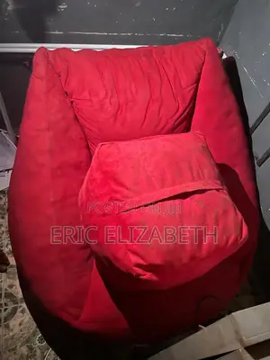 Sitting Room Chair for Students to Relax While Reading