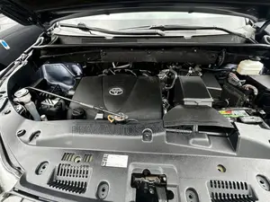 Toyota Highlander Limited 4x4 V6 (3.5L 6cyl 8A) 2018 Blue