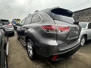Toyota Highlander Limited 4x4 V6 (3.5L 6cyl 8A) 2018 Gray