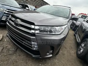 Toyota Highlander Limited 4x4 V6 (3.5L 6cyl 8A) 2018 Gray