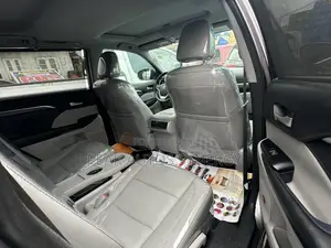 Toyota Highlander Limited V6 4x4 (3.5L 6cyl 6A) 2016 Gray