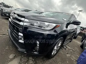 Toyota Highlander Limited 4dr SUV AWD (3.5L 6cyl 6A) 2015 Black