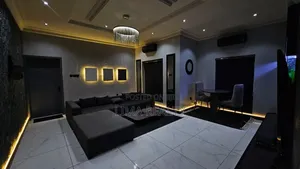 Southlands - Dark Themed 1 Bedroom