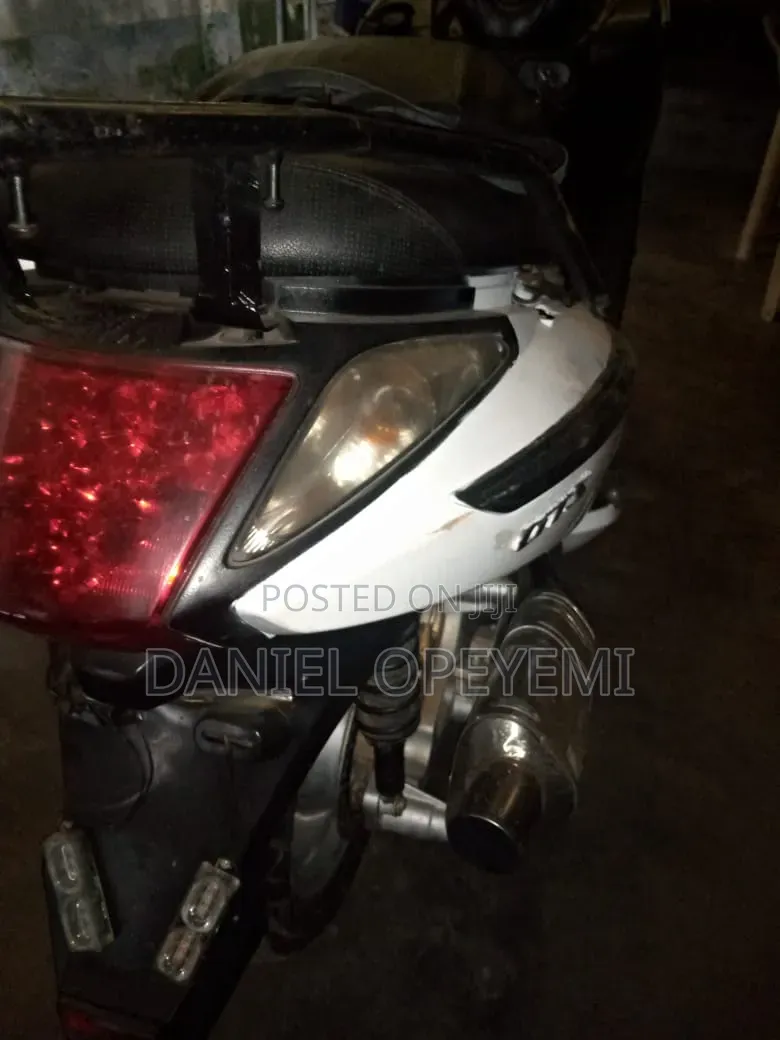 SYM Joymax 2011 White