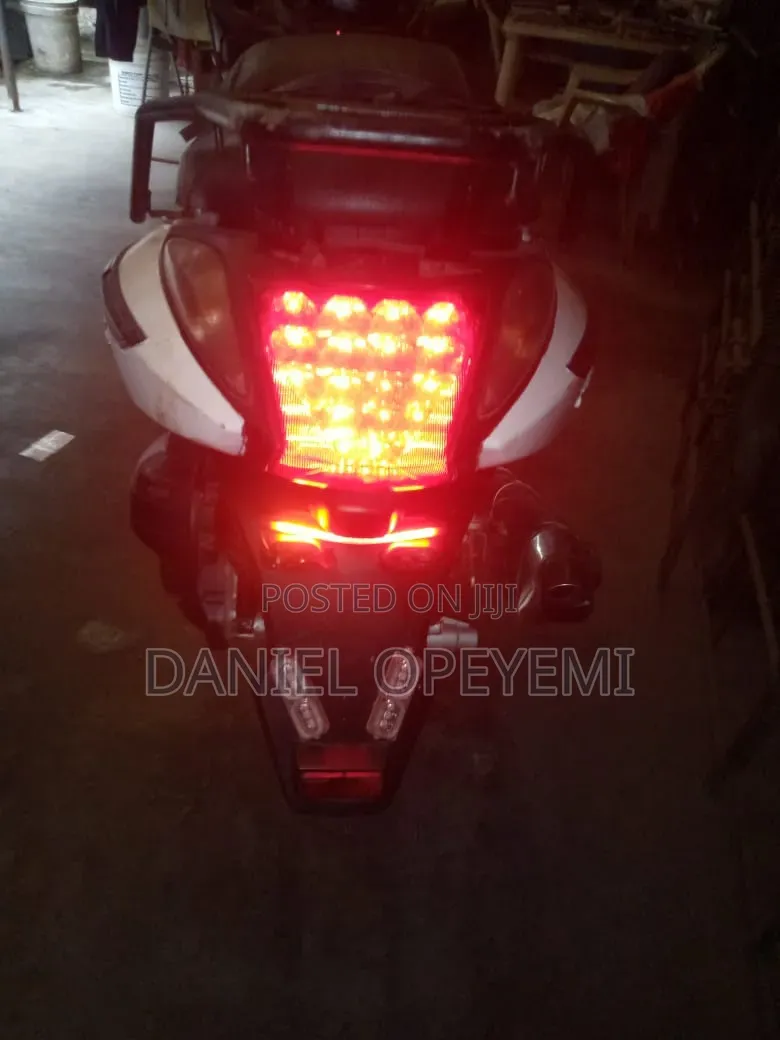 SYM Joymax 2011 White
