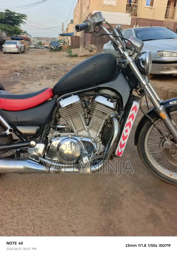 Yamaha 2000 Black