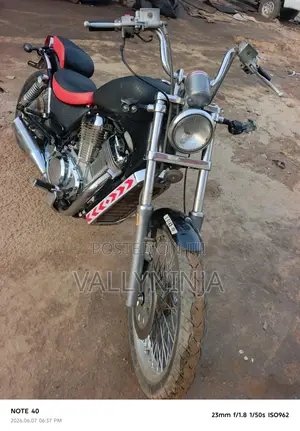 Yamaha 2000 Black