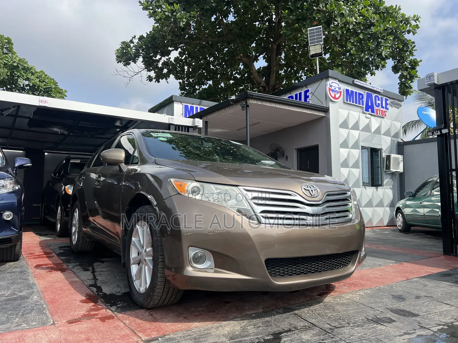 Toyota Venza XLE 2011 Brown