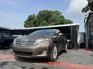 Toyota Venza XLE 2011 Brown