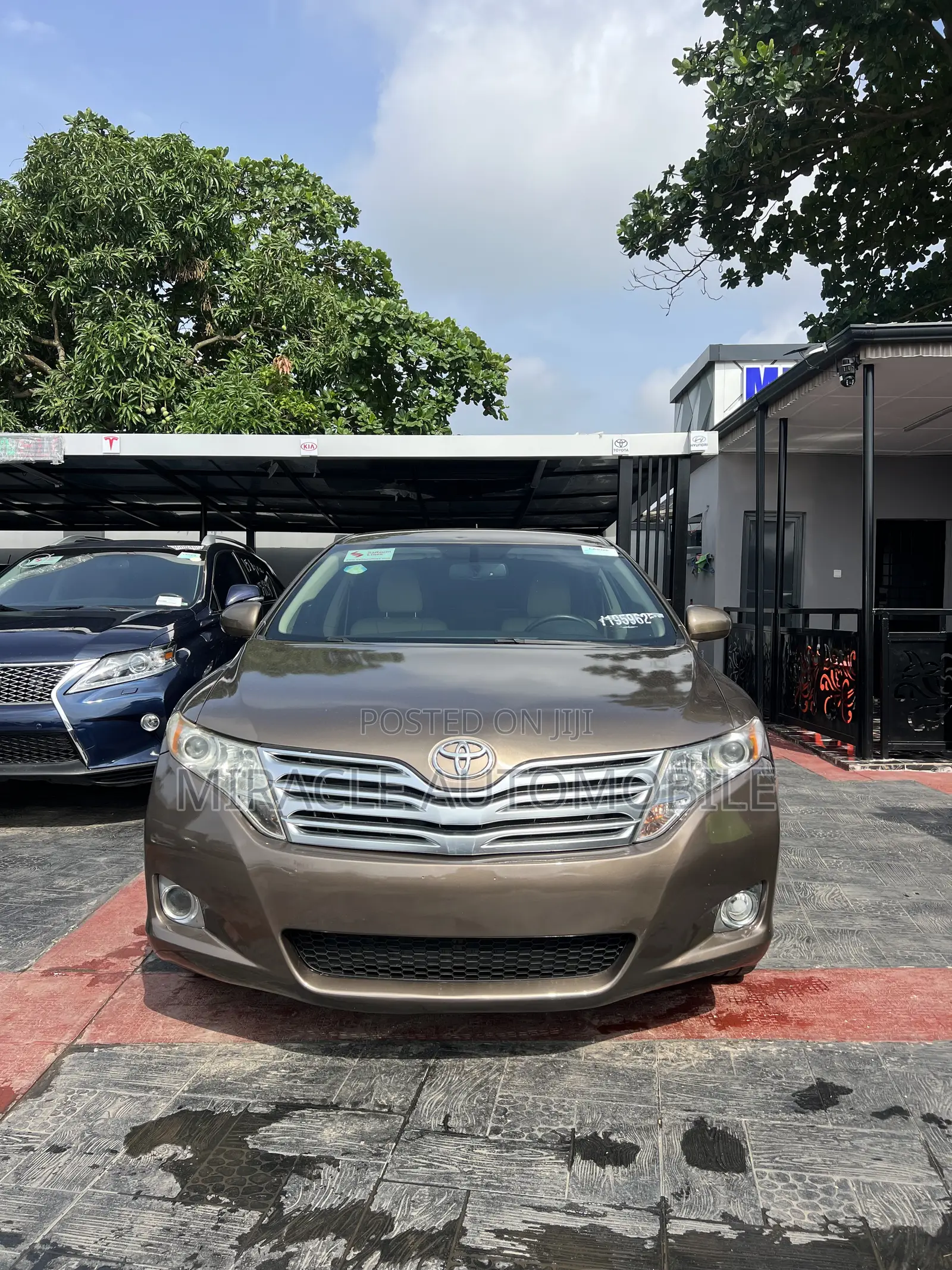 Toyota Venza XLE 2011 Brown