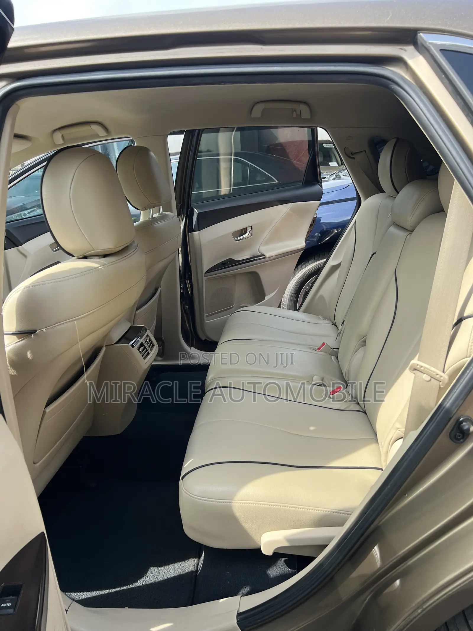 Toyota Venza XLE 2011 Brown