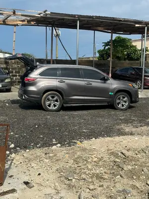 Toyota Highlander Limited Platinum 4dr SUV AWD (3.5L 6cyl 6A) 2015 Gray