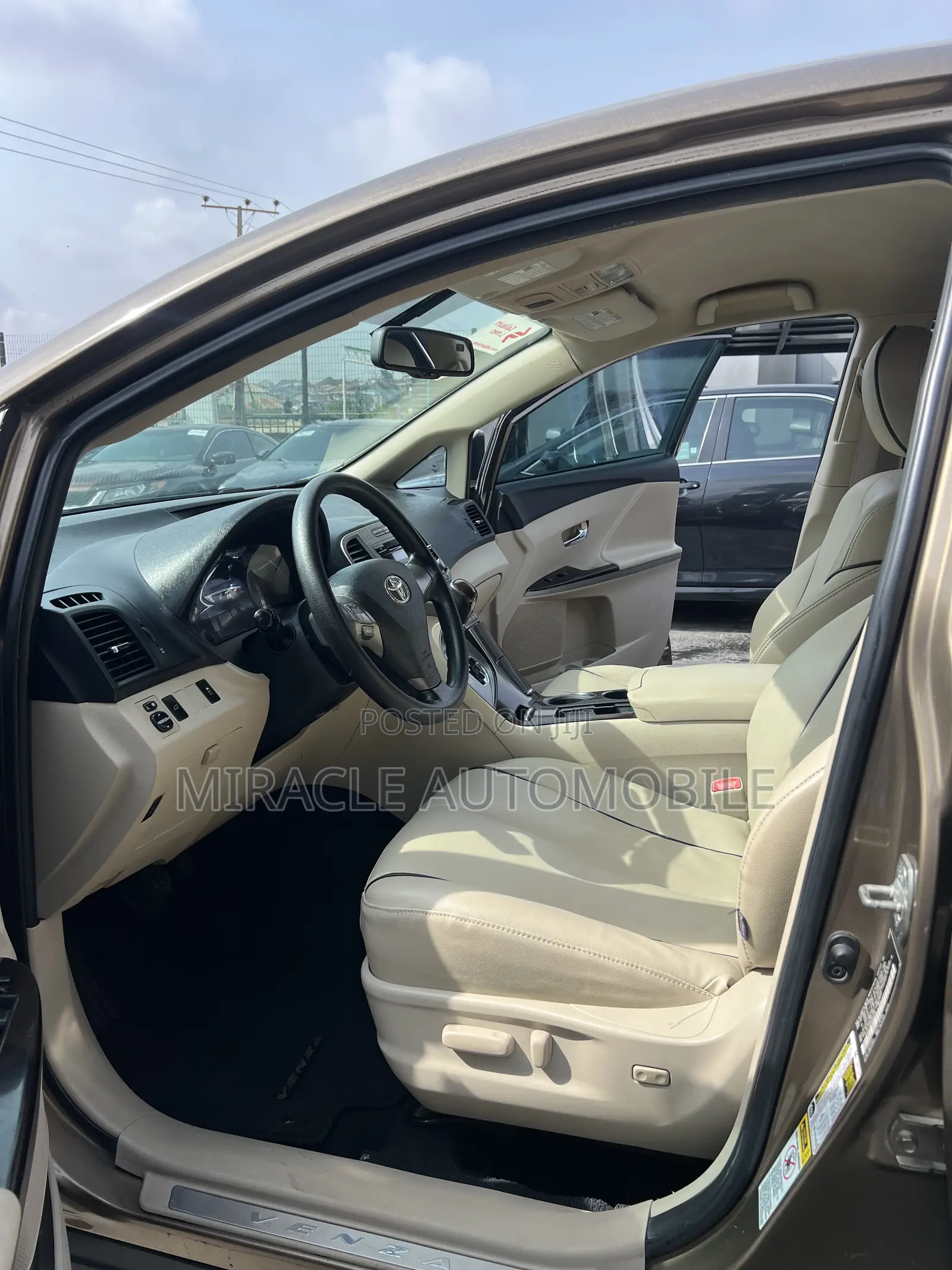 Toyota Venza XLE 2011 Brown