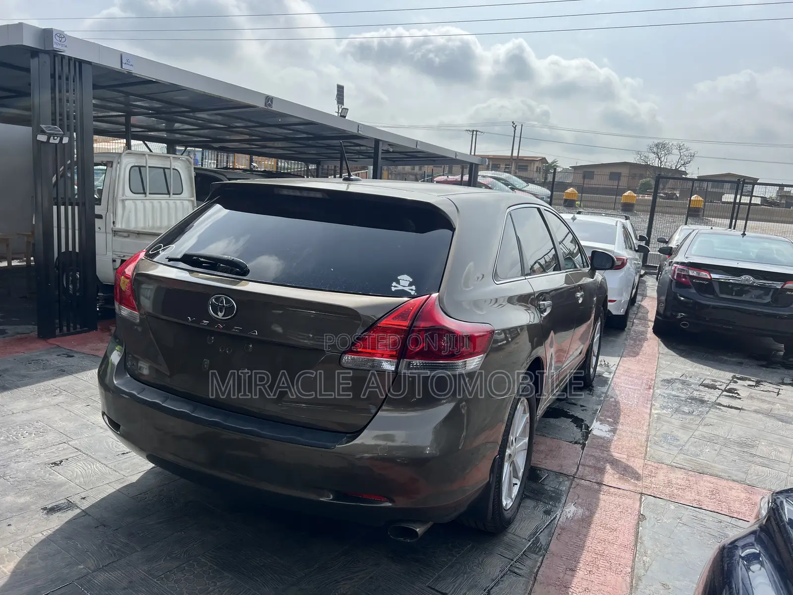 Toyota Venza XLE 2011 Brown
