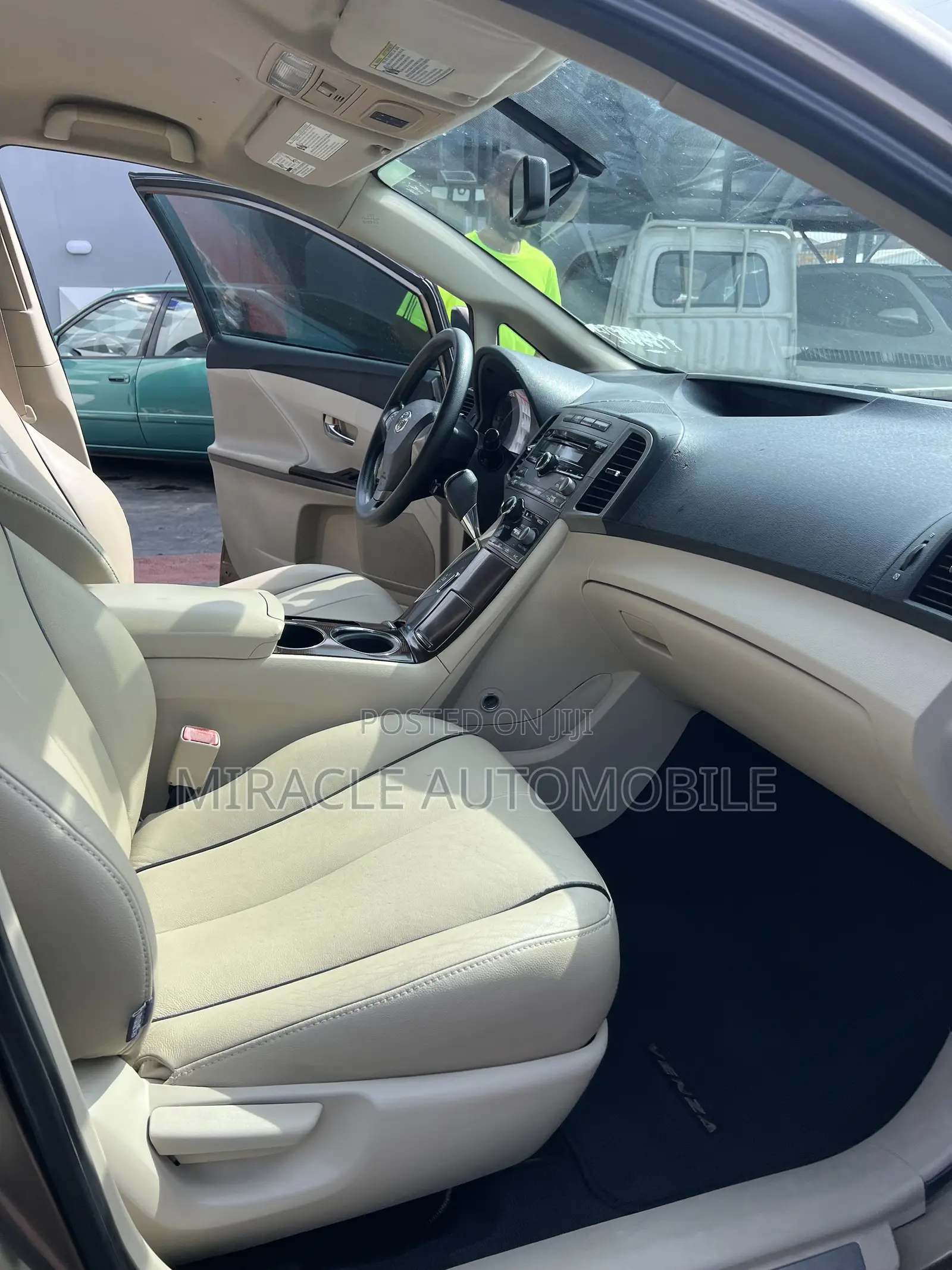 Toyota Venza XLE 2011 Brown