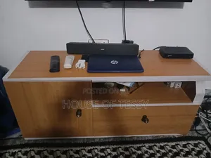 Extremely Neat Tv Shelf