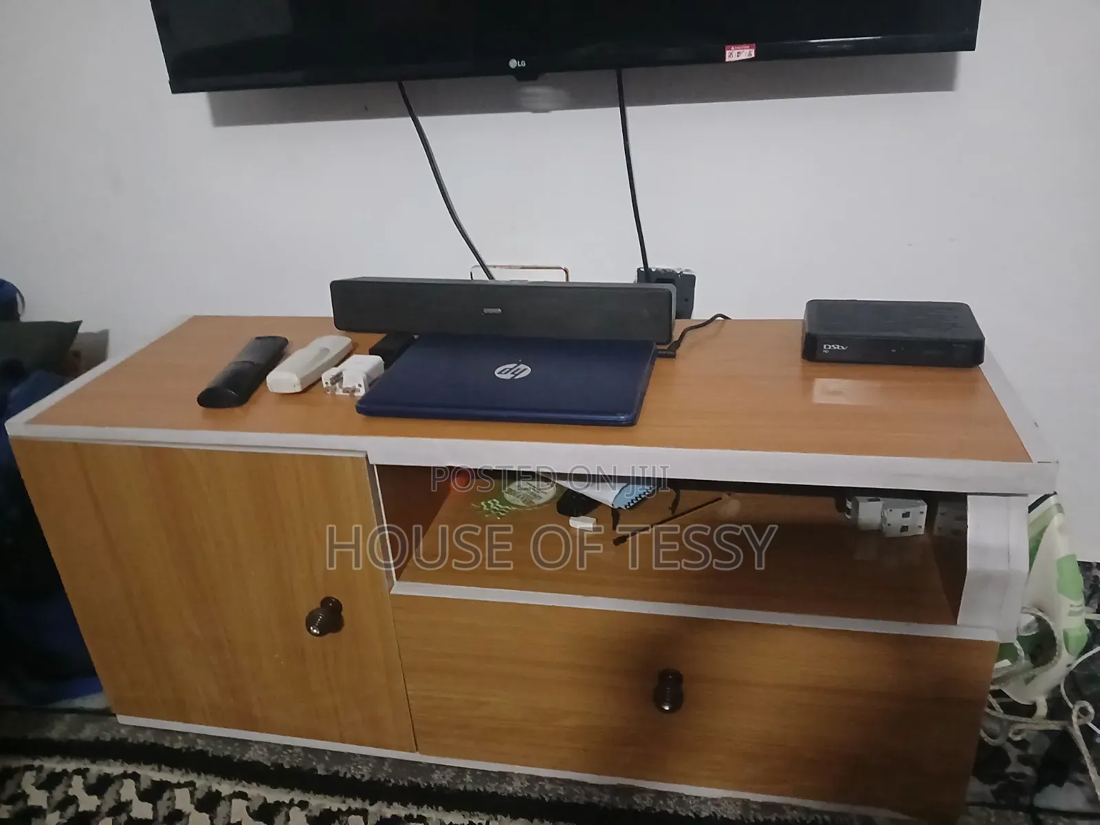 Extremely Neat Tv Shelf