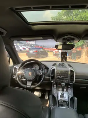 Porsche Cayenne 2011 Black