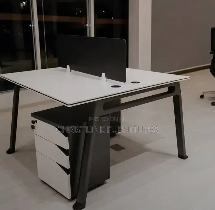 Beautiful Modern Office Work Station