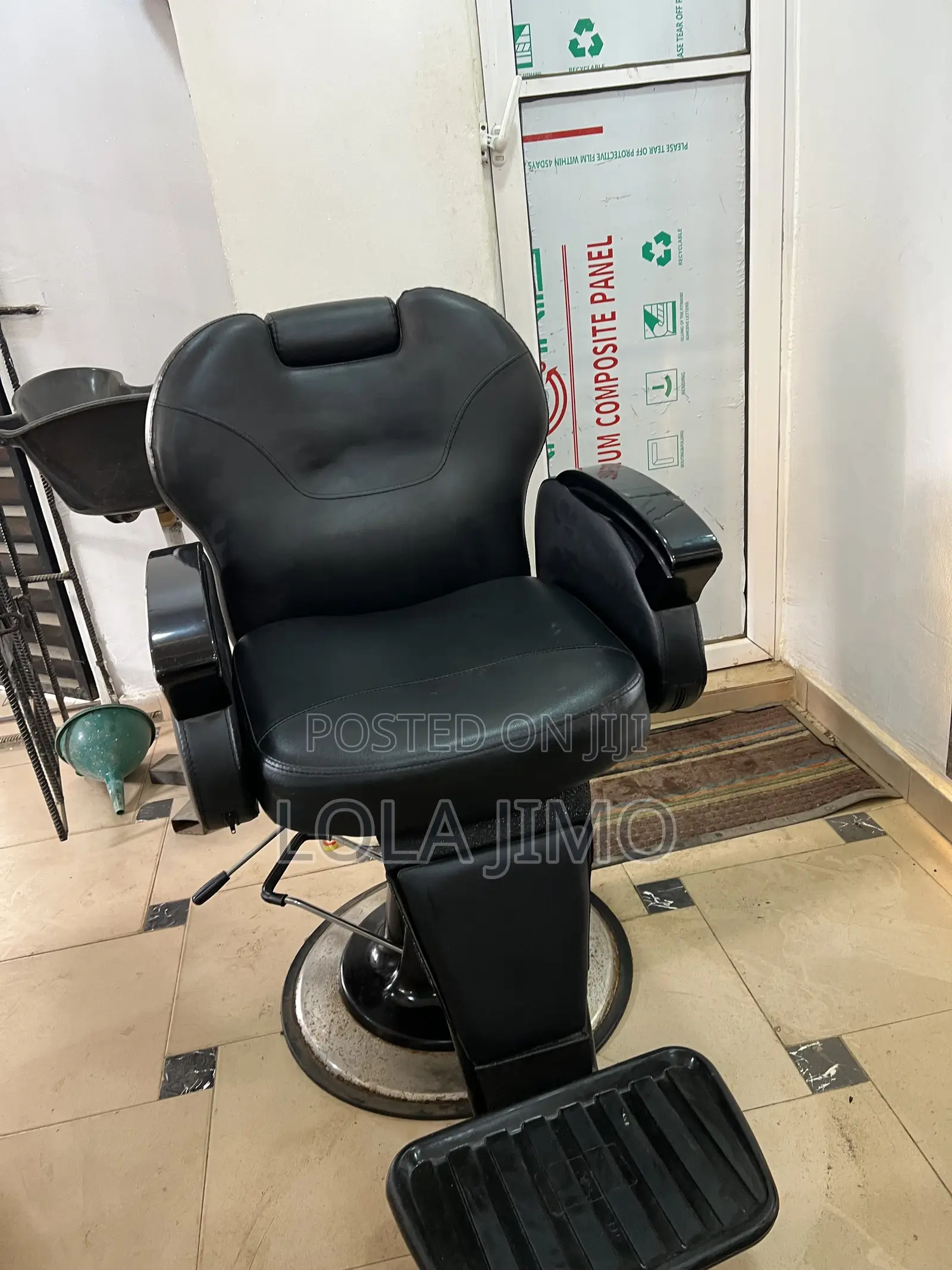 Barbing Chair