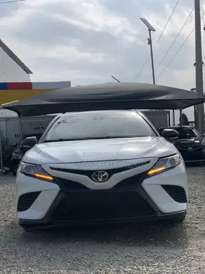 Toyota Camry XSE V6 (3.5L V6 8A) 2019 White