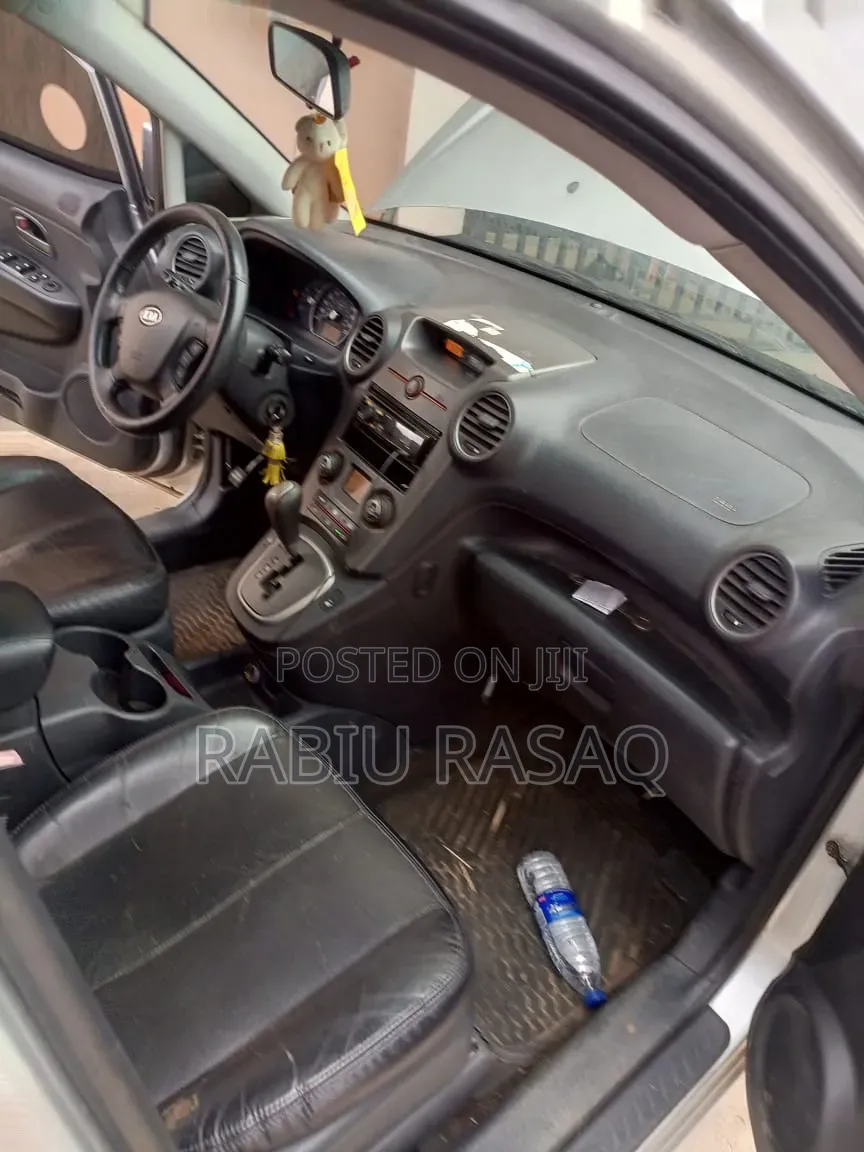 Kia Cadenza 2010 Silver