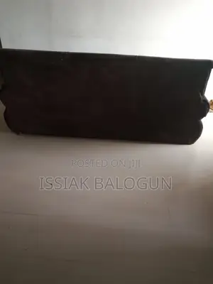 Neatly Used 3-2-1 Fabric Sofa Set for Sale.