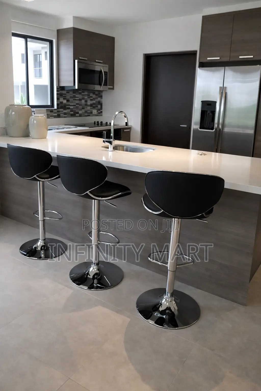 Grand Black Swivel Bar Stool