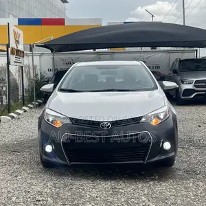 Toyota Corolla SE Special Edition 4dr Sedan (1.8L 4cyl CVT) 2017 Silver
