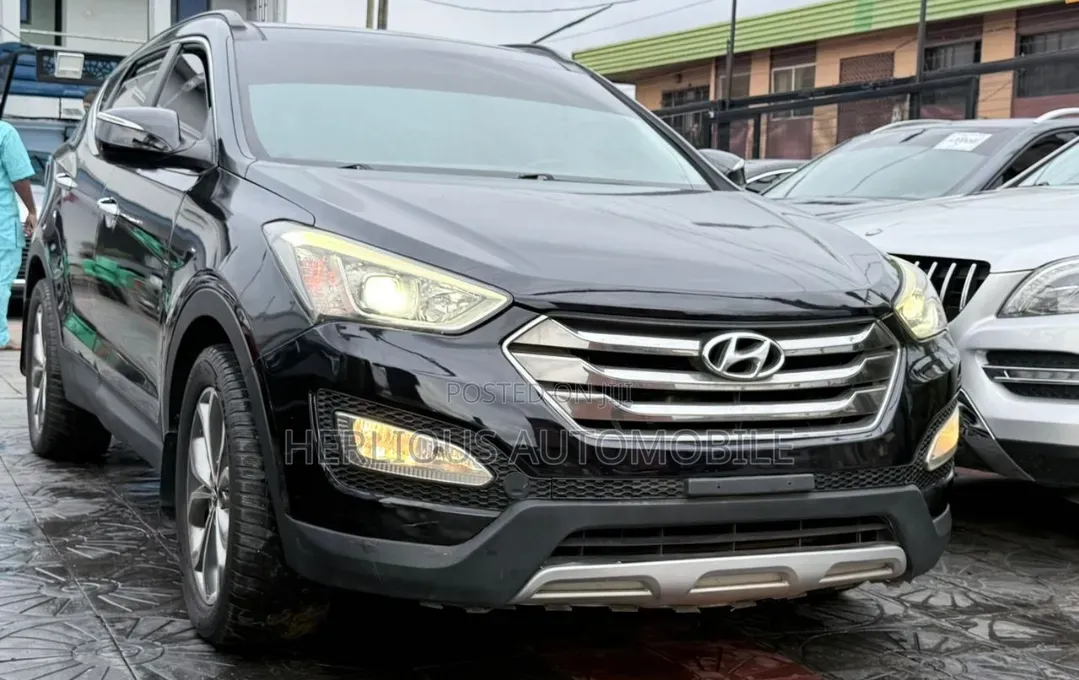 Hyundai Santa Fe 2015 Black