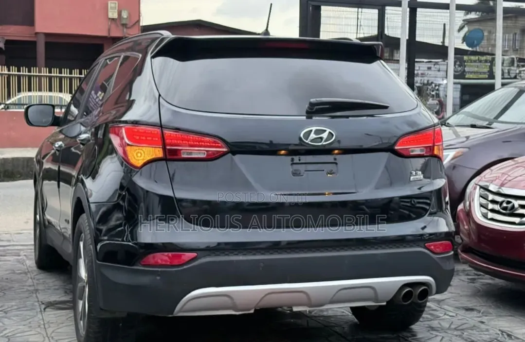 Hyundai Santa Fe 2015 Black