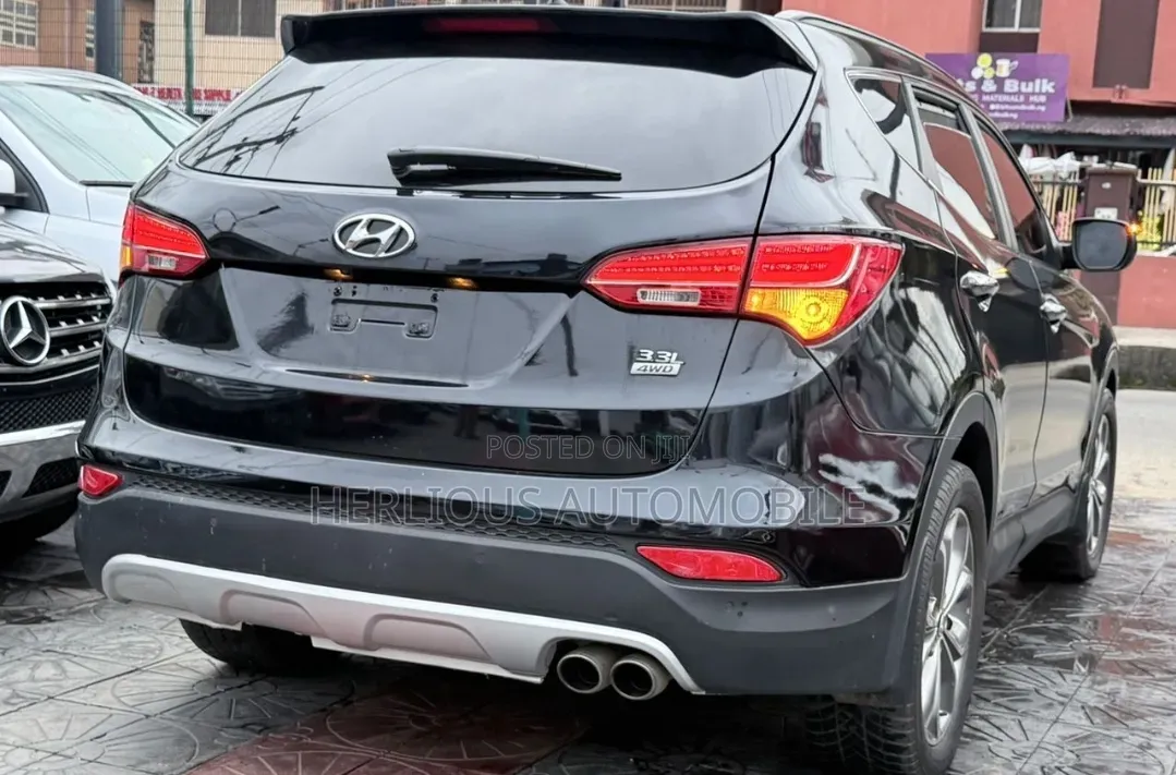 Hyundai Santa Fe 2015 Black