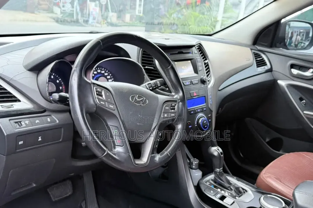 Hyundai Santa Fe 2015 Black