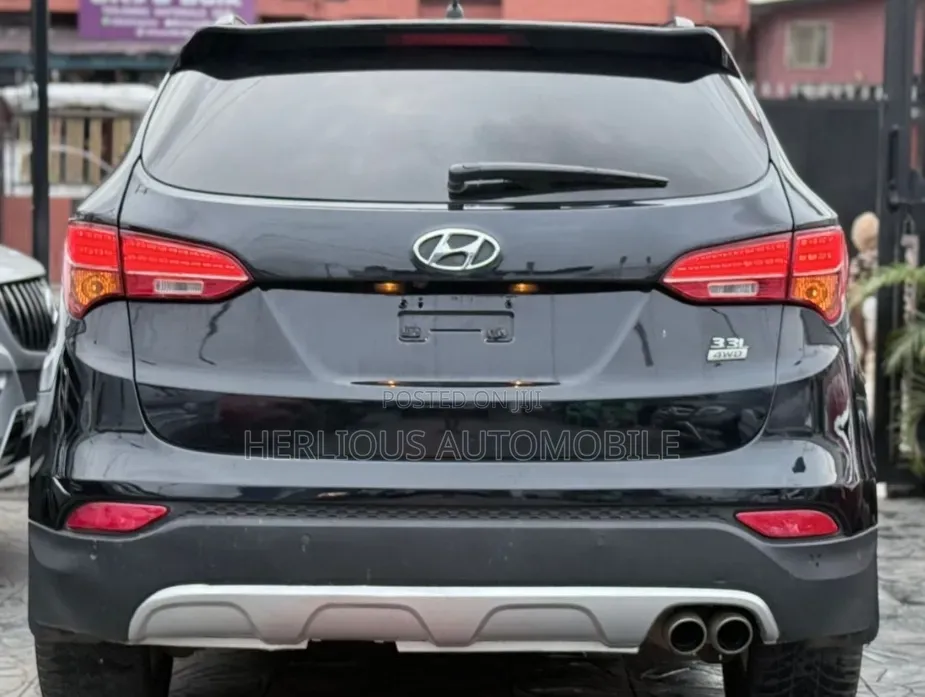Hyundai Santa Fe 2015 Black