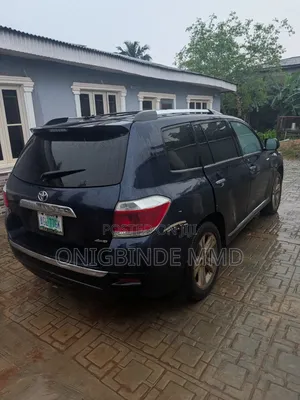 Toyota Highlander 2013 Blue