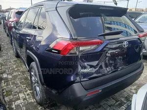 Toyota RAV4 2020 Blue