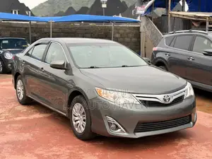 Toyota Camry LE 4dr Sedan (2.5L 4cyl 6A) 2014 Green