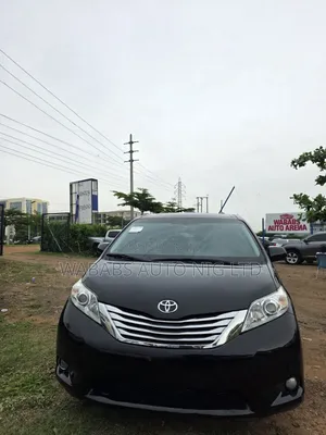 Toyota Sienna 2012 Black