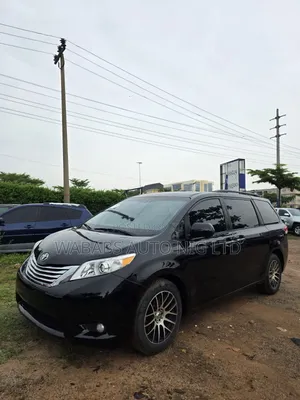 Toyota Sienna 2012 Black