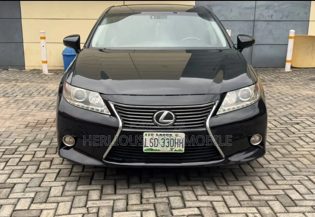 Lexus ES 2013 Black