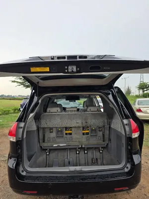 Toyota Sienna 2012 Black