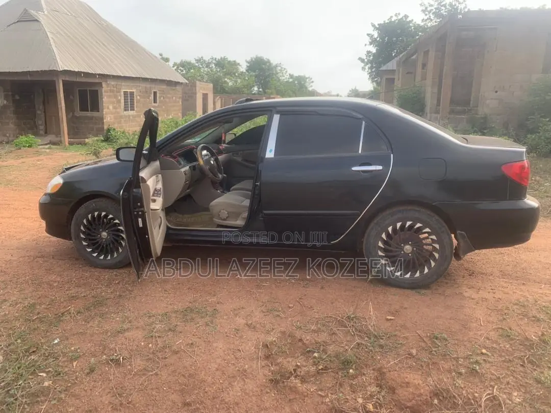 Toyota Corolla 2004 Black