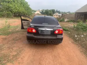 Toyota Corolla 2004 Black
