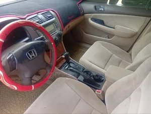 Honda Accord 2004 Gold